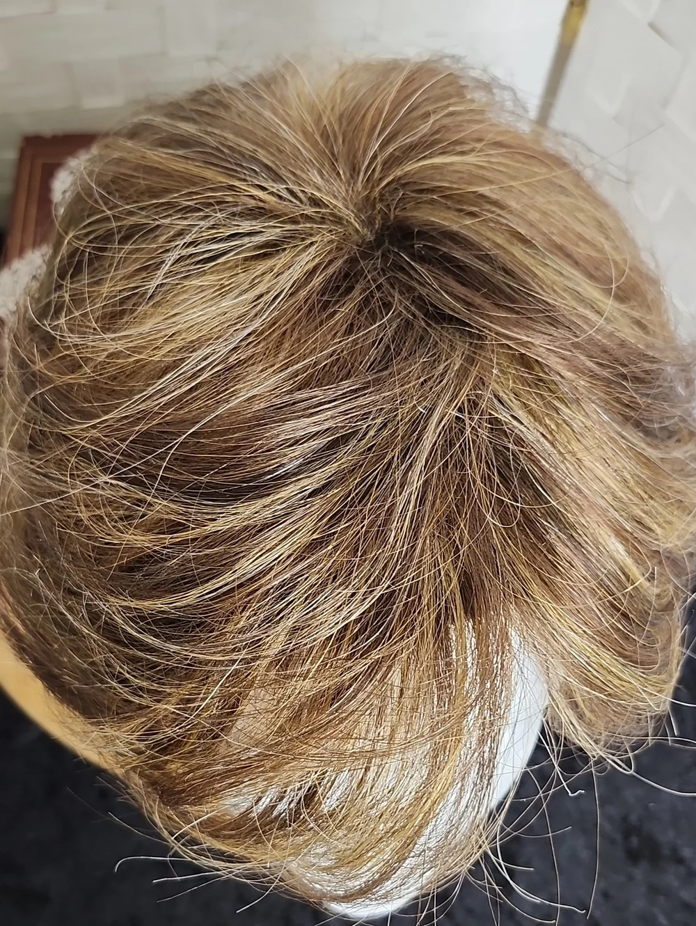 👉*BOBBY BOSS* ESCARA COLLECTION ~CUTE SHAG/ PIXIE BRUNETTE WIG W/ WARM CARAMEL
